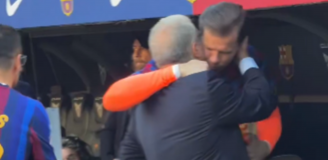 Laporta wita się ze Szczęsnym i... xD [VIDEO]